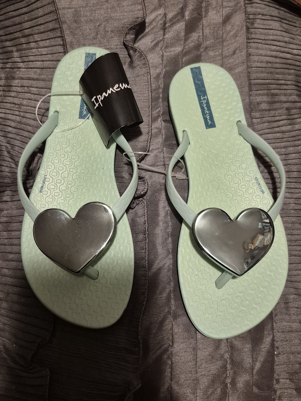 Ipanema Girl Flip Flops Size: 2/3